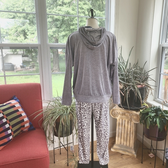 NWT Rae Dunn Flannel Gray Hooded Two Piece Set Size Large - Picture 4 of 8